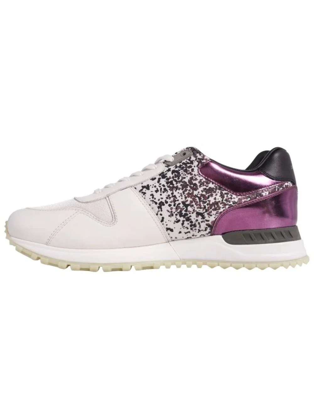 Louis Vuitton Sneakers Run Away